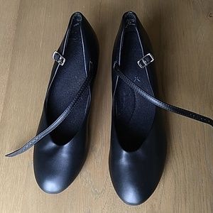 Capezio character shoes